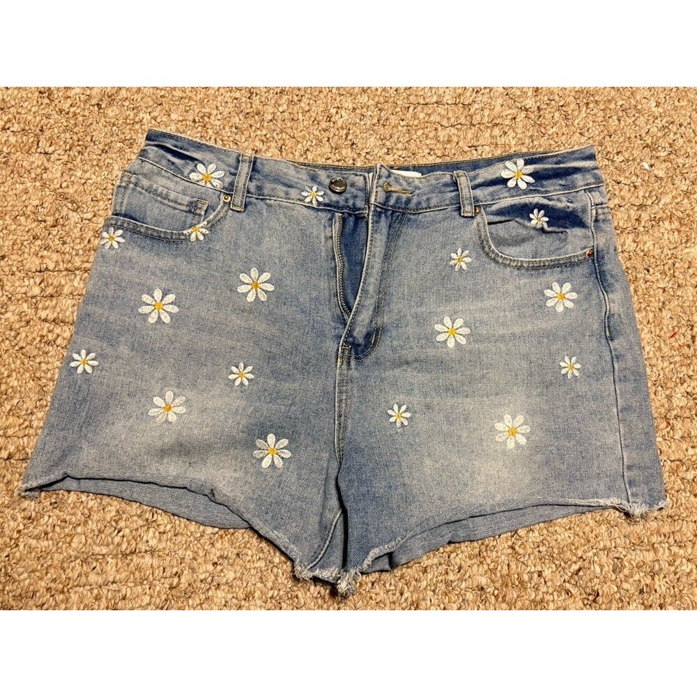 Women's Daisy Print Denim Shorts